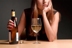 Desigur, nu ești alcoolic doar pentru că bei
